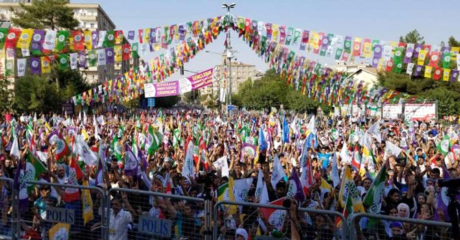 HDP'den Diyarbakır'da 'Adalet, Vicdan ve Demokrasi' mitingi