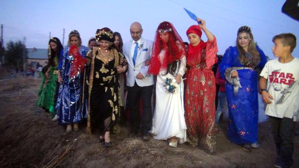 Yüksekovalı Gülhayat, Kanada'ya Gelin Gitti