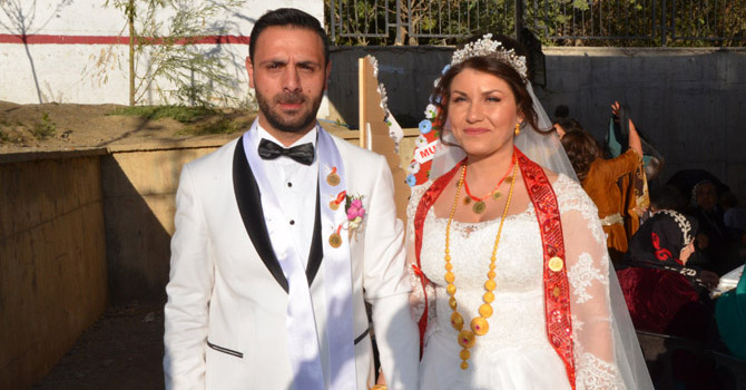 Hakkarili tiyatrocu Ertunç'un mutlu günü