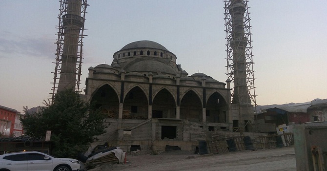 Hakkari'de Cami İnşaatında Çalışmalar Yeniden Başladı