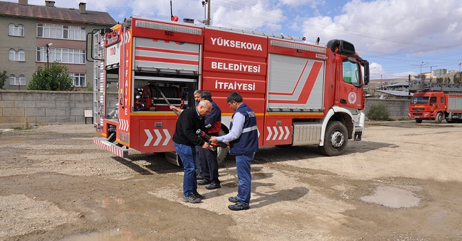 Yüksekova Belediyesi, yeni itfaiye aracı aldı