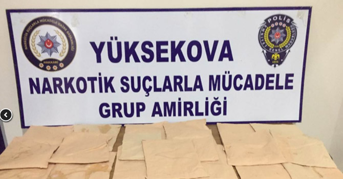 Yüksekova'da org çantasına gizlenmiş eroin yakalandı