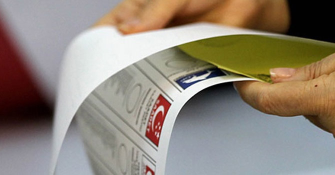 AK Parti'nin anketlerinde oy oranı yüzde 34'e düştü'