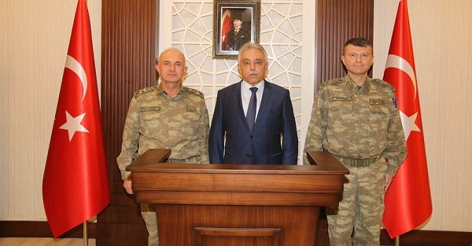 Korgeneral Karataş'tan Vali Toprak'a ziyaret!