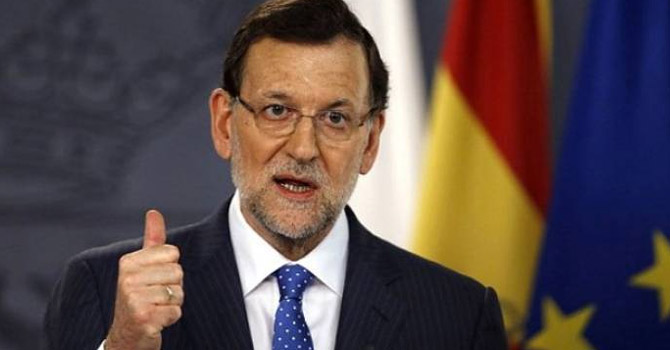 İspanya Katalonya'nın özerkliğini askıya aldı