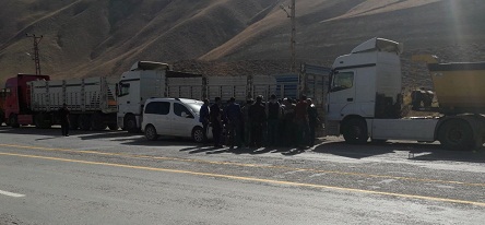Esendere Sınır kapısında bekleyen TIR sürücülerine ceza tehdidi iddiası