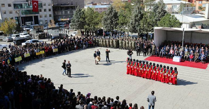 Hakkari'de Cumhuriyet Bayramı kutlandı