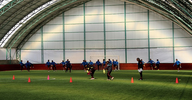 Yüksekova Belediyespor çalışmalarını aralıksız sürdürüyor