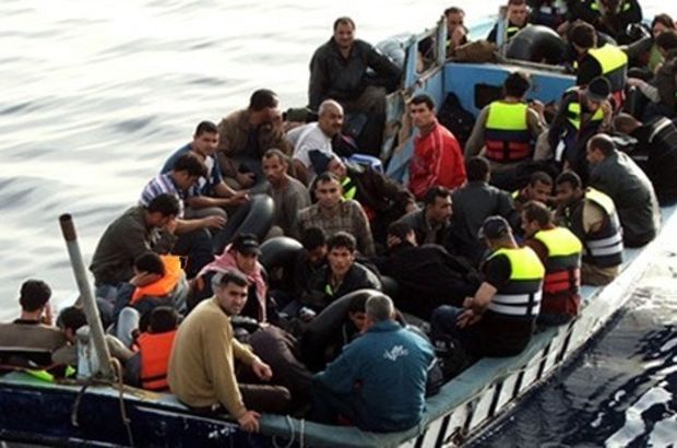 Ege Denizi'nde üç yerde mülteci teknesi battı