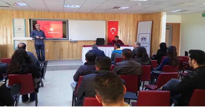 Hakkari'de Özel Eğitim öğrencileri taşıyan servis şoförlerine özel eğitim