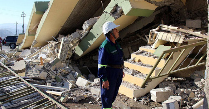 Depremin bilançosu ağırlaşıyor: Ölü sayısı 400'ü aştı