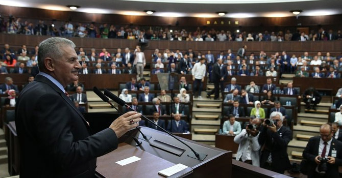 Yıldırım: Bre ahmaklar AK Parti hep Anıtkabir'e gidiyor