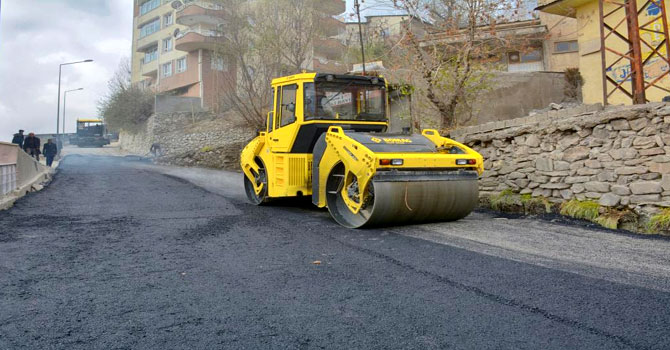 Hakkari'de alt yapı çalışmaları devam ediyor