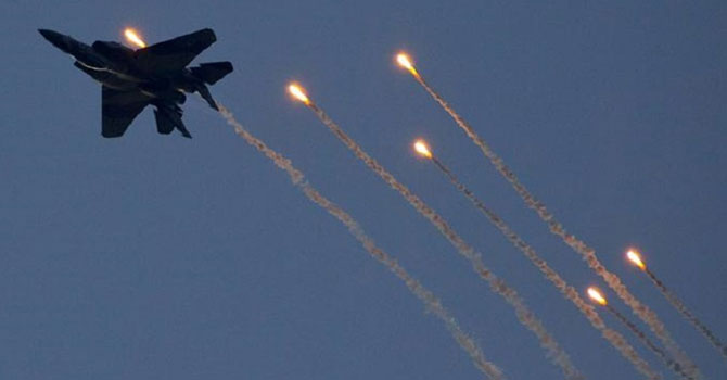 İsrail, Suriye'de İran üssünü vurdu