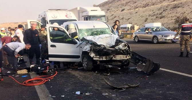 Gaziantep'te feci kaza: 5 ölü, 3 yaralı