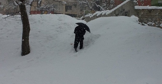 Hakkari'de 22 Köy ile 17 Mezra Yolu Ulaşıma Kapandı