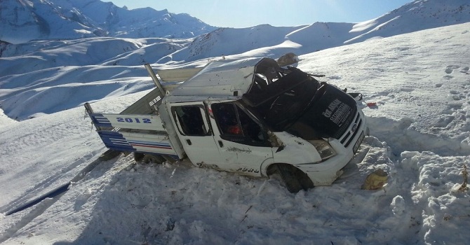 Hakkari'de Trafik kazası: 2 Yaralı