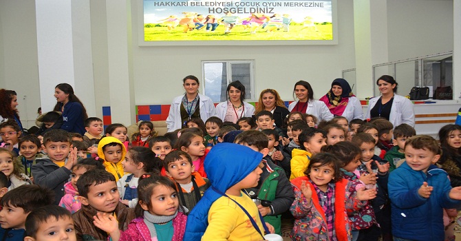 Hakkari’de ilk Çocuk Oyun ve Kültür Merkezi Hizmete Açıldı