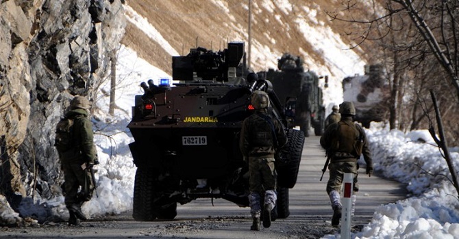 Şemdinli'de çatışma: 2 asker şehit oldu