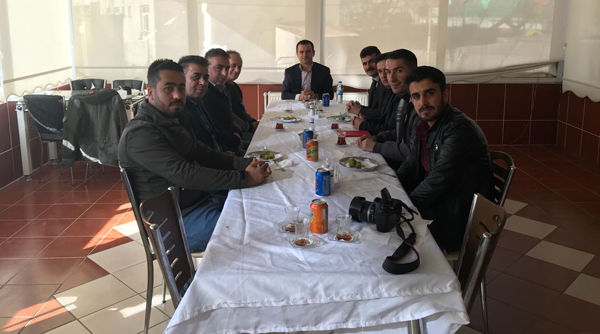 Şemdinli Kaymakamı Türkman Gazeteciler Onuruna Yemek Verdi