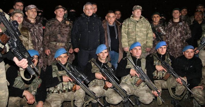 Vali Toprak, vatandaşın ve Emniyet personelinin yeni yılını kutladı