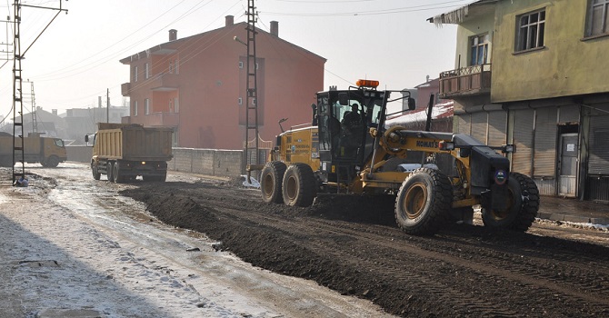 Yüksekova'da Kumlama Çalışması devam ediyor