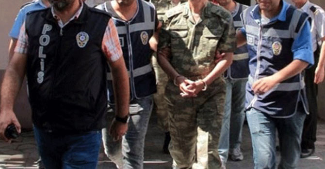 Yüksekova'da 1 asker PKK suçlamasıyla gözaltında