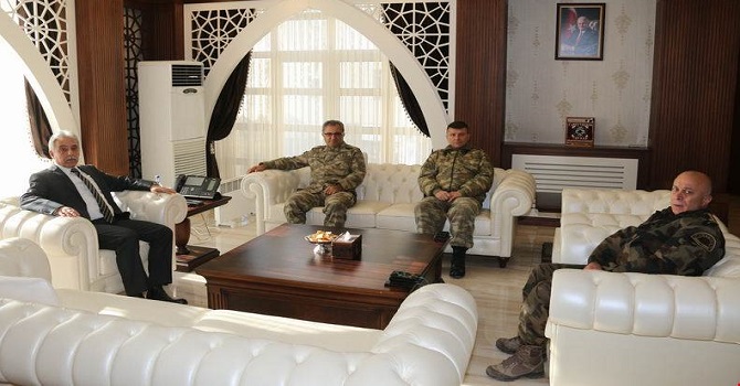 Tümgeneral Tokel, Vali Toprak’ı makamında ziyaret etti