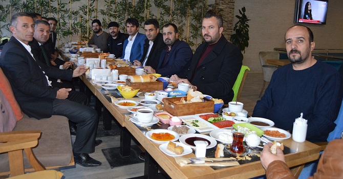 Hakkâri'de 10 ocak çalışan gazeteciler günü kutlandı