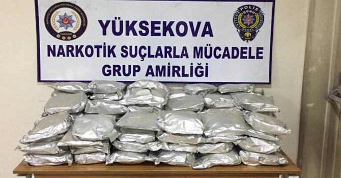 Yüksekova'da 101 kg baz morfin maddesi ele geçirildi