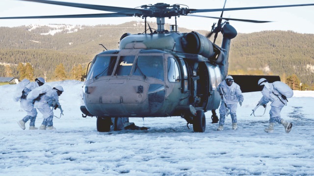 Askerlerin Üzerine Çığ Düştü: 5 Asker yaşamını yitirdi, 12 yaralandı