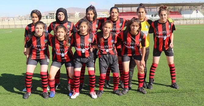 Yüksekova Belediyespor, Siirt Eruh Sağlık Spora 2-1 mağlup oldu