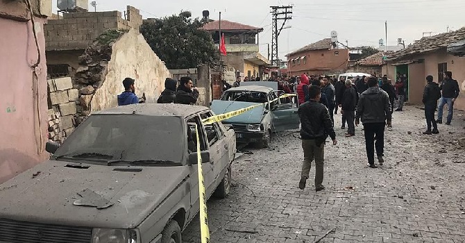 Reyhanlı'da roket eve düştü: 1 genç hayatını yitirdi