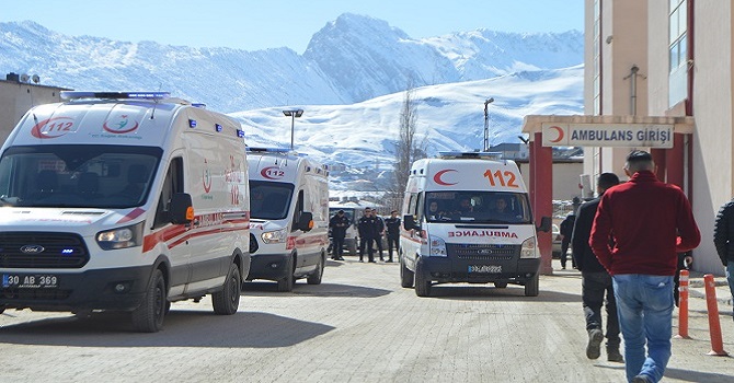 Çukurca ve Şemdinli'de saldırı : 3 Şehit 7 Yaralı