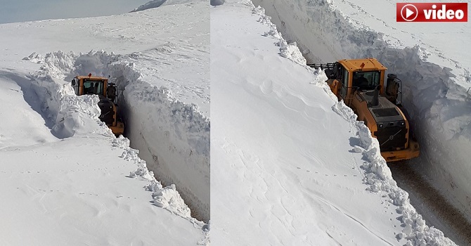 Hakkari'de Askeri Üs Bölgesinin Yolunu Güçlükle Açtılar