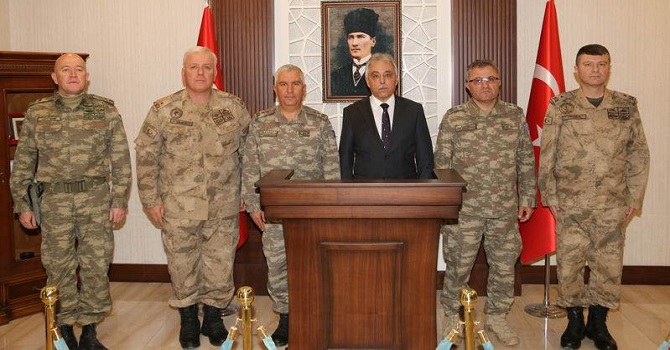 Tümgeneral Tarakçı, Vali Toprak'ı ziyaret etti