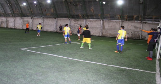 Şemdinli'de gençler arasında futbol turnuvası