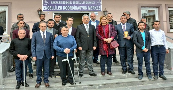 Vali Toprak engelli koordinasyon merkezini ziyaret etti