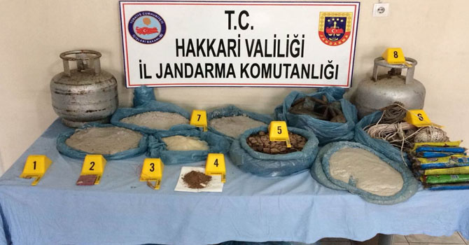 Şemdinli'de Çok sayıda patlayıcı malzemesi ele geçirildi