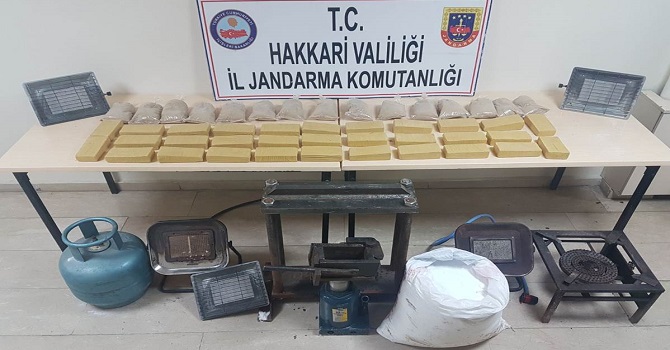 Yüksekova'da 23 kilo 600 gram eroin ele geçirildi: 2 Gözaltı