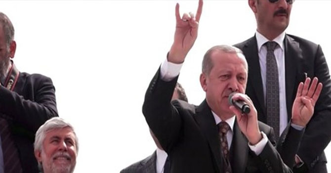 Erdoğan'dan 'bozkurt' işareti: Afrin'e girdik giriyoruz