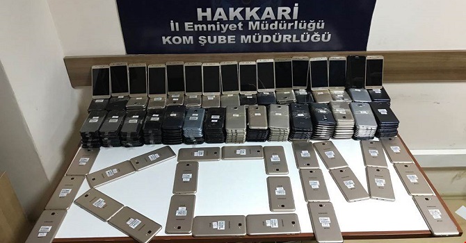 Hakkari'de 370 adet telefon ele geçirildi