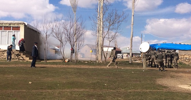 Yüksekova'da olaylar çıktı...VEDAŞ elektriği kesti
