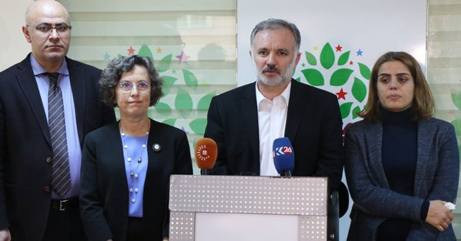 Bilgen: Erdoğan'ın Kürtlere kurt işareti dışında söyleyeceği bir şey var mı?