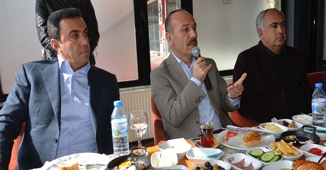 Kaymakam Kaşıkçı, esnafla bir araya geldi