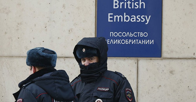 Rusya 'istenmeyen kişi' ilan ettiği 23 İngiliz diplomatı sınır dışı edecek