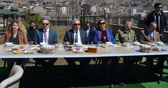 Hakkari'de şehit ve gazi aileleri yemekte buluştu
