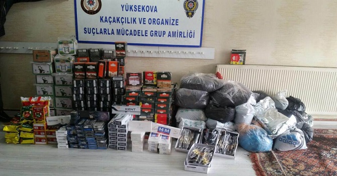 Hakkari'de çok sayıda gümrük kaçağı malzeme ele geçirildi