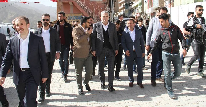 AK Parti İstanbul Milletvekili Külünk Şemdinli'yi ziyaret etti