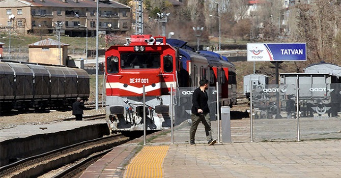Van Gölü Ekspresi ile 5 yıl sonra yolcu taşındı